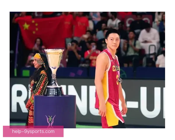 中国男篮力克强敌晋级亚洲杯四强引发热议展现团队拼搏精神再创辉煌