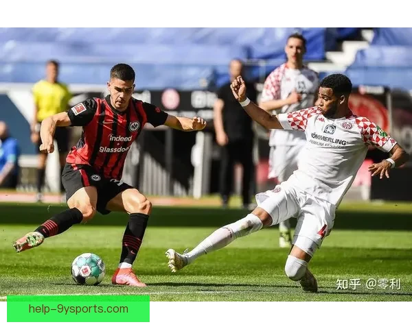 奥格斯堡俱乐部签约新援加强阵容力求本赛季目标突破